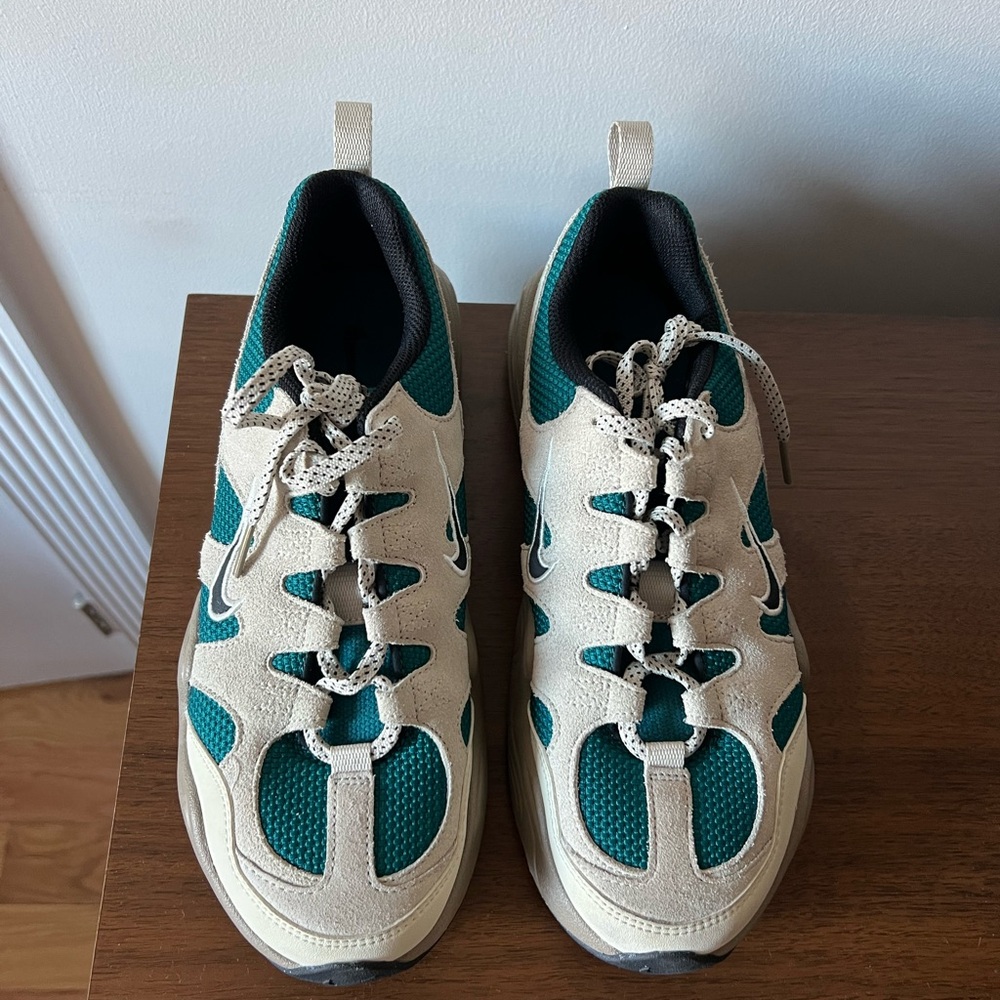 Nike Tech Hera - Picture 2 of 7